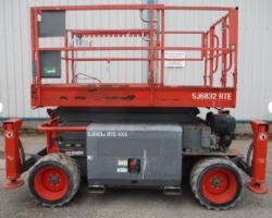 SKYJACK SJ6832RTE SCISSOR LIFT – 2014