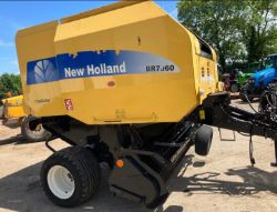 NEW HOLLAND BR7060 ROUND BALER