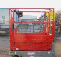 GENIE GS 1932 BATTERY-POWERED CHERRY PICKER (YEAR: 2016)
