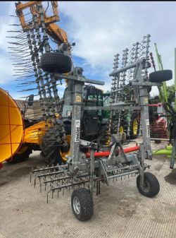 BROWNS FOLDING GRASS HARROWS