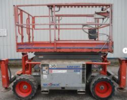 SKYJACK SJ6832 SCISSOR LIFT