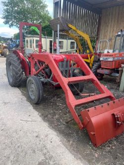 MASSEY FERGUSON 35 TRACTOR WITH LOADER