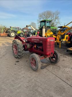 INTERNATIONAL W4 TRACTOR