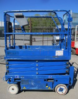 UPRIGHT MX19 BATTERY-POWERED SCISSOR LIFT