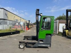 **(INCLUDES CHARGER)** COMBILIFT FOUR-WAY TRUCK C4000 (2015)