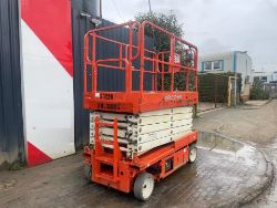 SNORKEL S3246E ELECTRIC SCISSOR LIFT (2015)