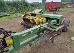JOHN DEERE 3765 TRAILED FORAGER