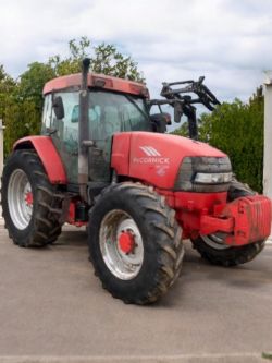 MCCORMICK MC135 TRACTOR (2005)