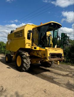 NEW HOLLAND TX63 COMBINE - RELIABLE HARVESTING POWER