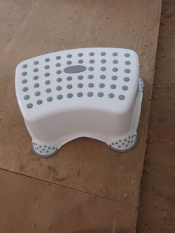 MIXED PALLET 400 X KIDS CHILDREN'S TOILET SEAT AND STEP STOOL - SEE DESCRIPTION