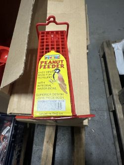 JOB LOT OF BIRD FEEDERS 120 IN TOTEL