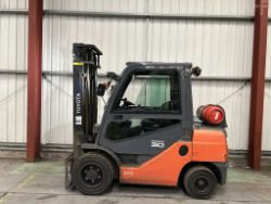 TOYOTA LPG FORKLIFT 02-8FGF30 (2018)