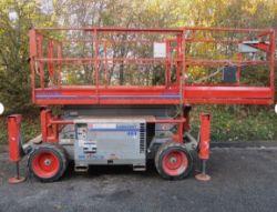 SKYJACK SJ6832 SCISSOR LIFT – 2011