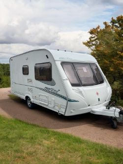 ABBEY FREESTYLE 470 - 2 BERTH TOURING CARAVAN | 2005 | LIGHTWEIGHT & EASY TO TOW