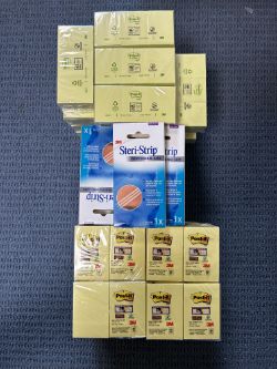 JOBLOT OF 3M POST ITS & STERI STRIPS
