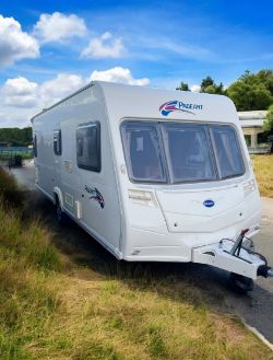 2007 BAILEY PAGEANT BURGUNDY SERIES 6 - SPACIOUS 4 BERTH TOURING CARAVAN