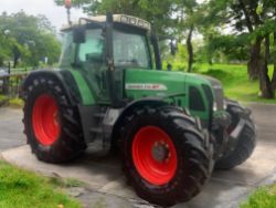 JOHN DEERE 2040S TRACTOR - LOW HOURS, EXCELLENT CONDITION