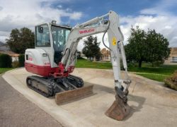 2018 TAKEUCHI TB230 2.8 TONNE EXCAVATOR