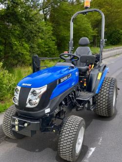 SOLIS 26 HST 26HP HYDROSTATIC COMPACT TRACTOR