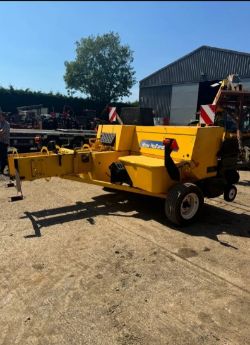 NEW HOLLAND BC5060 SQUARE BALER FOR AUCTION