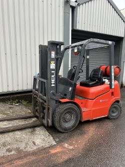 HELI RED FORKLIFT