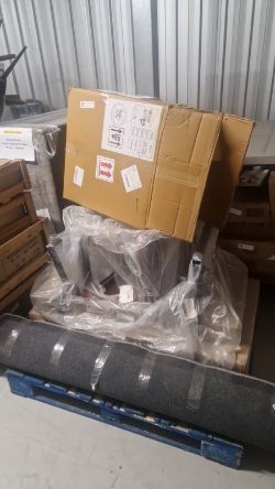 PALLET CONTAINING CUSTOMER RETURNS FURNITURE, PLEASE SEE DESCRIPTION FOR BREAKDOWN