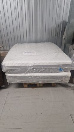 PALLET CONTAINING CUSTOMER RETURNS FURNITURE, PLEASE SEE DESCRIPTION FOR BREAKDOWN