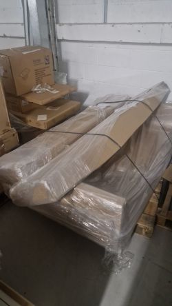 PALLET CONTAINING CUSTOMER RETURNS FURNITURE, PLEASE SEE DESCRIPTION FOR BREAKDOWN