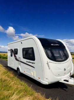 2011 SWIFT CHALLENGER 480 TOURING CARAVAN - 2 BERTH, FULLY EQUIPPED