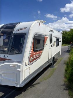 BAILEY UNICORN VALENCIA - 4 BERTH TOURING CARAVAN | 2013 | FULLY EQUIPPED & COMFORTABLE