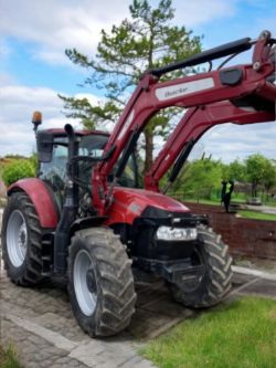 CASE LUXXUM 120 TRACTOR WITH LOADER