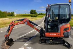 2016 KUBOTA KX015-4 MINI XCAVATOER