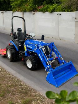 2022 SOLIS 26 HST COMPACT TRACTOR WITH FRONT LOADER & WINTON >>--NO VAT ON HAMMER--<<