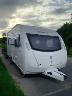 2012 SPRITE MUSKETEER TOURING CARAVAN