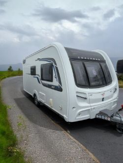 COACHMAN VIP 460 - 2 BERTH TOURING CARAVAN | 2016 | COMPACT & LUXURIOUS