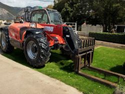 2014 MANITOU MT732 TELEHANDLER - LOW HOURS, VERSATILE WITH BUCKET & FORKS