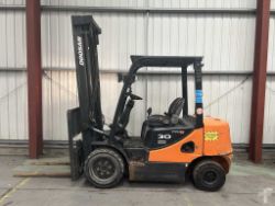 DOOSAN D30S-5 DIESEL FORKLIFT - 2010 MODEL