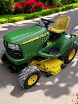 JOHN DEERE X740 DIESEL RIDE-ON LAWN MOWER – 2006