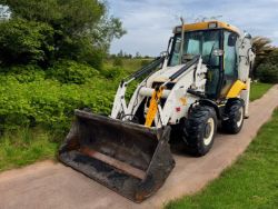 2013 JCB 2CX STREETMASTER BACKHOE LOADER - EXTRADIG, 4-WHEEL STEER, 4-IN-1 BUCKET - READY FOR WORK