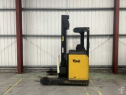 YALE MR16 REACH TRUCK (2011)**(INCLUDES CHARGER)**