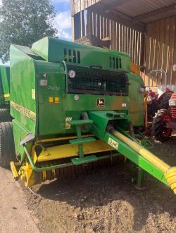 JOHN DEERE 575 ROUND BALER