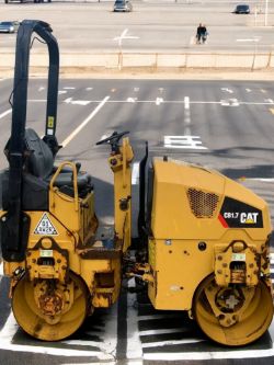 2017 CAT CB1.7 ROLLER