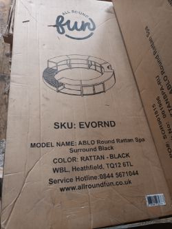9 X PIECES OF ABLO RATTAN ROUND SPA SURROUND BLACK