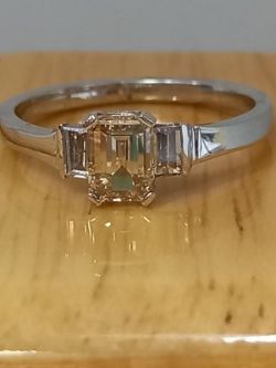 PRINCESS CUT 0.80CT DIAMOND RING/COGNAC COLOUR/18CT WHITE GOLD + GIFT BOX + VALUATION CERT OF £3995