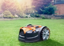 OVER 300 X ROBOT LAWNMOWERS, HEDGE CUTTERS ETC & 84,000 BERRY DRINK CANS - DELIVERY AVAILABLE  Ends 21st Sept 2024 7pm