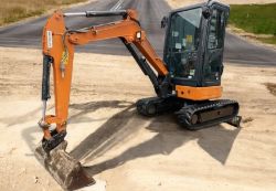 2015 HITACHI ZX26 U-5A 2.7T CAB MINI EXCAVATOR