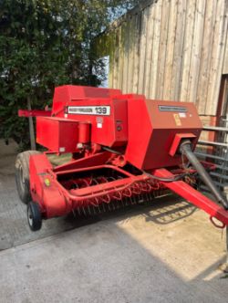 MASSEY FERGUSON 139 BALER