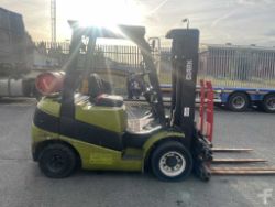 CLARK LPG FORKLIFT - MODEL C25G (2005)