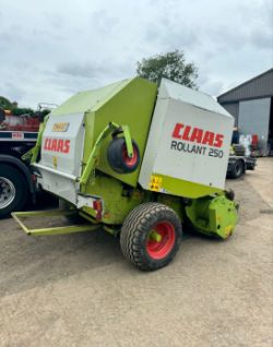 2003 CLAAS ROLLANT 250 ROUND BALER