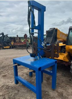 NEW BUILD LOG SPLITTER - HYDRAULIC DRIVEN